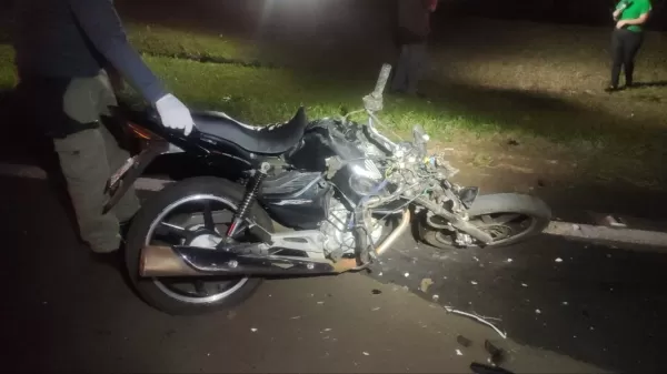 Motociclista morre ao ser atingido por caminhão em fuga na BR-369 no Paraná 