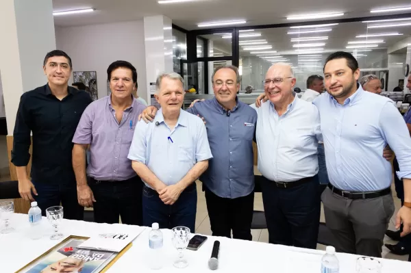 Santa Casa de Ourinhos recebe visita de deputados e diretor do Sebrae-SP