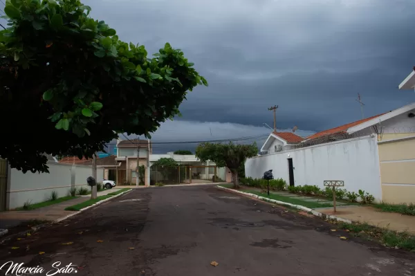 Chuva surpreende moradores de Ourinhos nesta terça-feira, 16