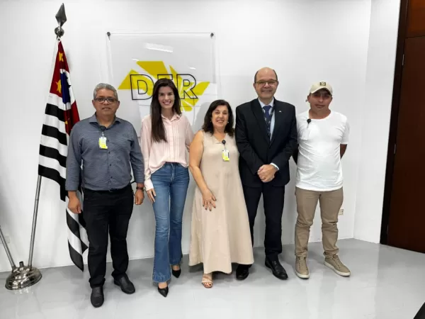 Prefeita Eliana busca solução junto ao DER para continuidade de obra em Ribeirão do Sul