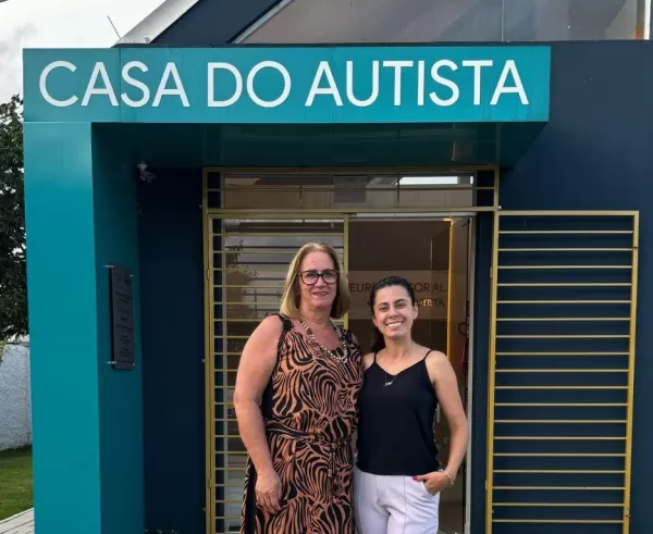 Vera Lima visita Casa do Autista em Balneário Camboriú e busca melhorias para Ourinhos