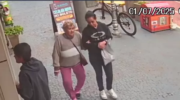 Aposentada de 71 anos é vítima de furto no centro de Ourinhos após sacar pensão; Vídeo
