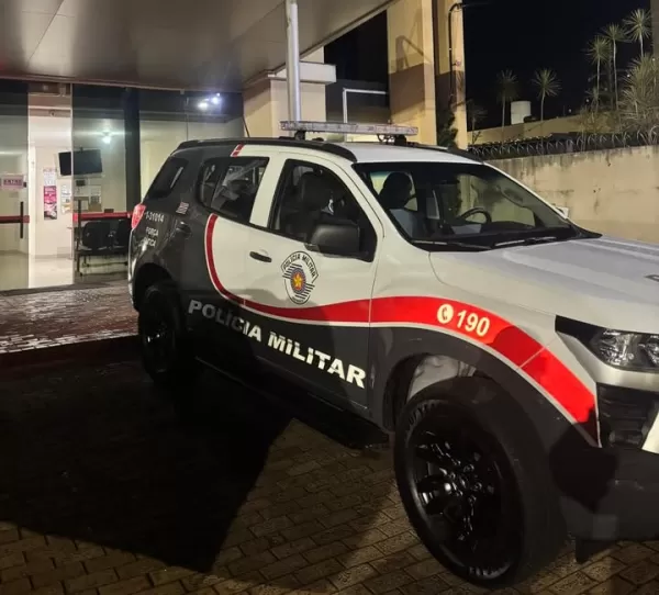 Homem é preso por tráfico após dispensar sacola com cocaína durante abordagem em Ourinhos