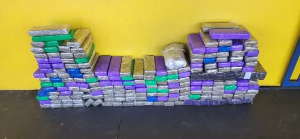 PRF apreende 140 kg de maconha durante fiscalização na BR-153, em Ourinhos