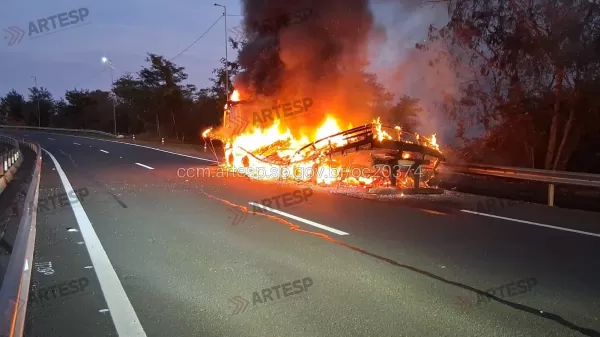 Caminhão pega fogo na SP-333 e mobiliza Bombeiros em Echaporã