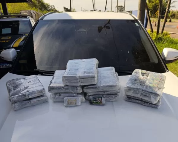 Motorista é preso pela PRF com quase 23 quilos de haxixe em Ourinhos