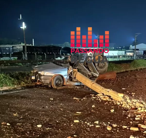 Motorista morre após carro atingir poste na Rodovia Raposo Tavares, em Ourinhos