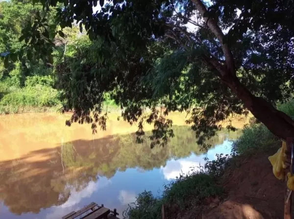 Jovem de 18 anos morre afogado no Rio Laranjinha, em Bandeirantes 