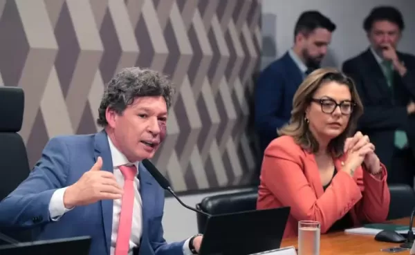 Câmara aprova fim da “taxa das blusinhas” após acordo entre Lula e Congresso