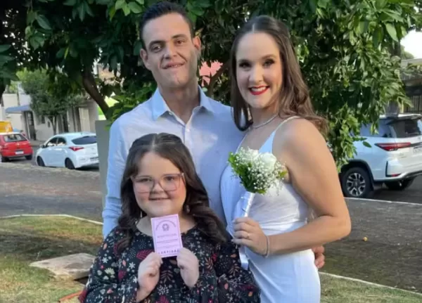 Pai, mãe e filha morrem em grave acidente após jantar de Dia dos Namorados, no norte do Paraná 