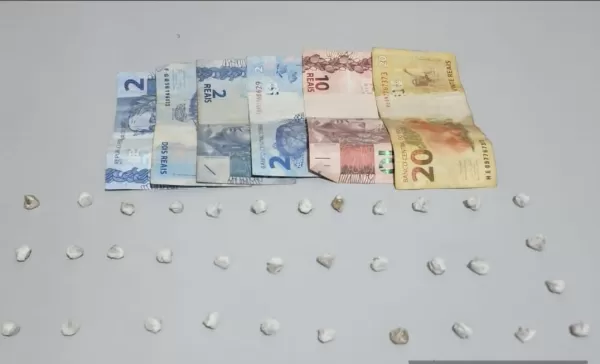 Jovem é preso em flagrante por tráfico de drogas na Praça da Vila Musa em Ourinhos