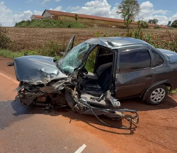 Colisão frontal entre Bandeirantes e Itambaracá deixa três pessoas feridas