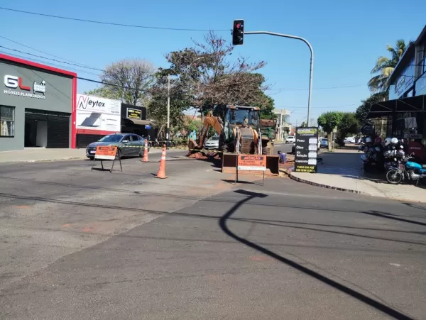 Trecho da Avenida Domingos Camerlingo Caló é interditado nesta terça-feira, 22, em Ourinhos para reparo na rede de abastecimento