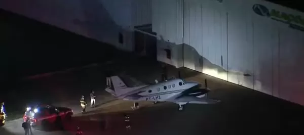 Avião com sete pessoas a bordo pousa em segurança após falha em sensor do trem de pouso no interior de SP