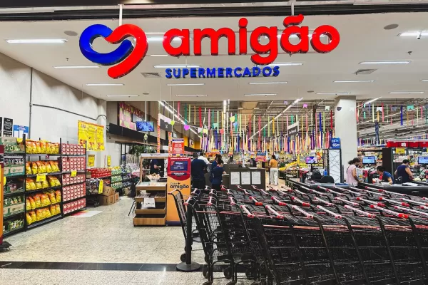 Grupo dono do Avenida compra Supermercado Amigão em Ourinhos e outras 64 lojas da rede