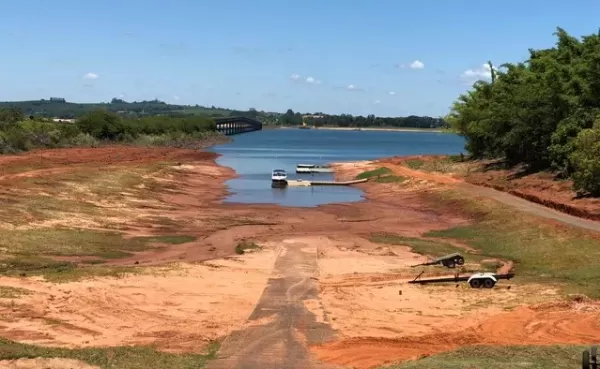 Represa de Jurumirim atinge menor volume de água dos últimos três anos