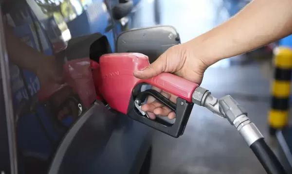 Governo prorroga subvenção ao diesel por mais 30 dias