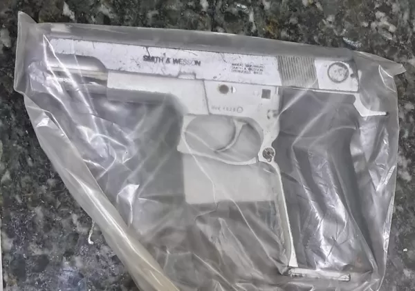 Homem é preso por tráfico de drogas em zona rural de Piraju após ser flagrado saindo de mata com sinais de esconderijo