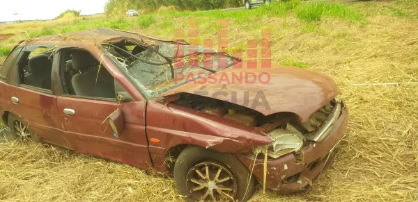 Homem fica ferido em capotamento em vicinal de Chavantes