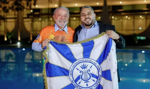 Justiça Federal rejeita ações contra Lula e escola de samba por enredo sobre presidente