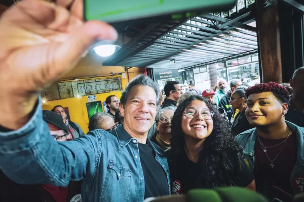EM OURINHOS: Sob chuva, Fernando Haddad reúne aliados e apresenta propostas voltadas ao interior de SP
