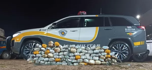 TOR prende jovem com 10,1 kg de haxixe escondidos em fundo falso de veículo em Santa Cruz do Rio Pardo