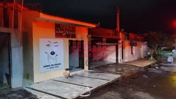 Incêndio criminoso atinge casa e carro no Jardim Itamaraty, em Ourinhos