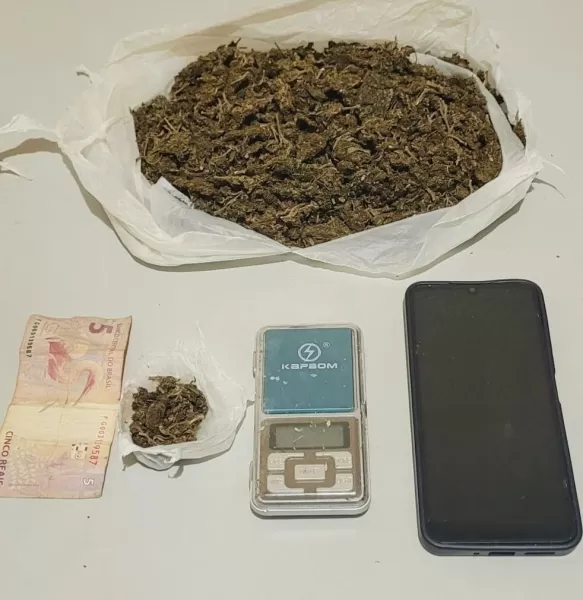 Polícia Militar prende um e apreende dois com maconha no centro de Ourinhos