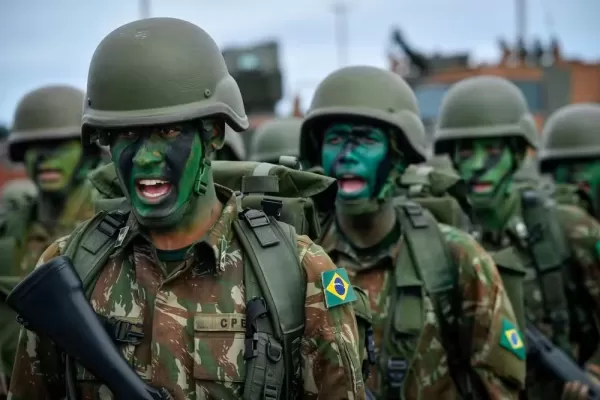 Comissão do Congresso aprova reajuste de 9% para militares das Forças Armadas