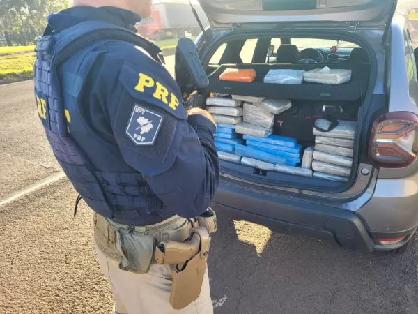 Polícia Rodoviária Federal apreende maconha e prende casal na BR-369 que tinha como destino Ourinhos 