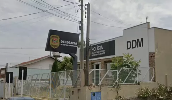 Homem descumpre medida protetiva, invade casa e é preso por suspeita de estuprar a ex em Botucatu