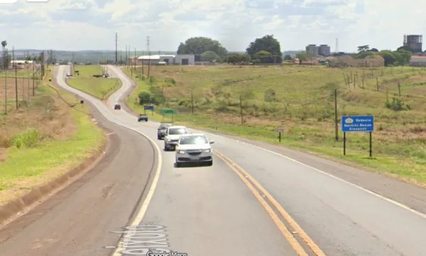 Via Raposo corrige desnível no acostamento da SP-278 em Ourinhos