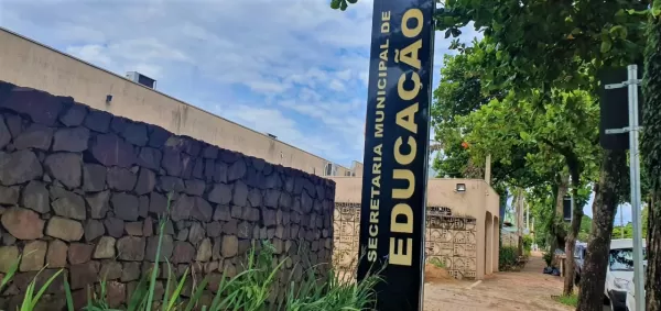 Educação de Ourinhos lança atribuição de aulas de reforço escolar e projeto de leitura para 2026