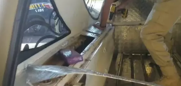 PRF de Ourinhos descobre carga de 240 kg de maconha em carro funerário