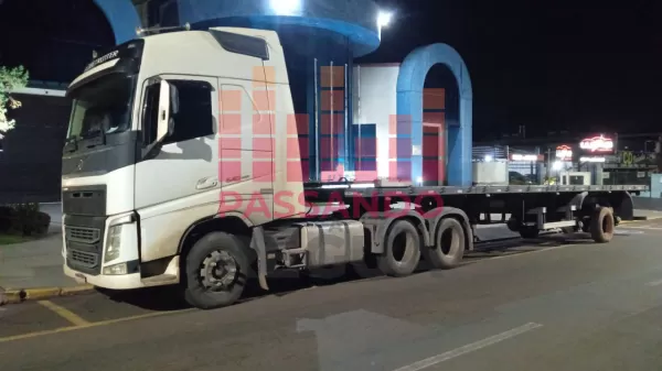 Homem é preso em Ipaussu por transportar carreta roubada com placa adulterada