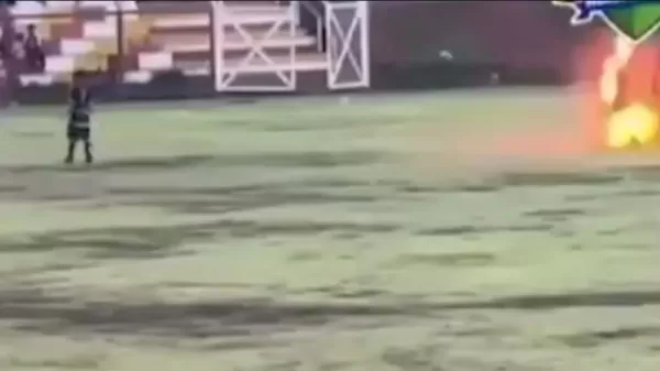 Jogador peruano morre após ser atingido por raio em campo; VÍDEO