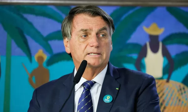 Bolsonaro é preso pela Polícia Federal em Brasília 