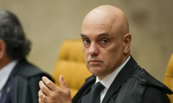Moraes anula votação da Câmara e determina cassação imediata de Carla Zambelli