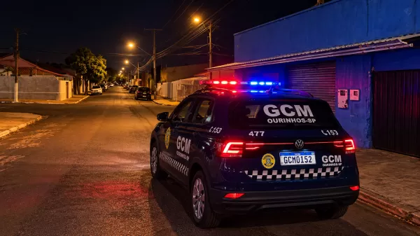 Homem é preso por tráfico de drogas após fugir da GCM e pular muros de residências em Ourinhos