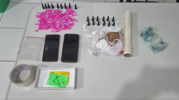 Quatro homens são presos por tráfico e associação ao tráfico em Piraju após perseguição e apreensão de drogas