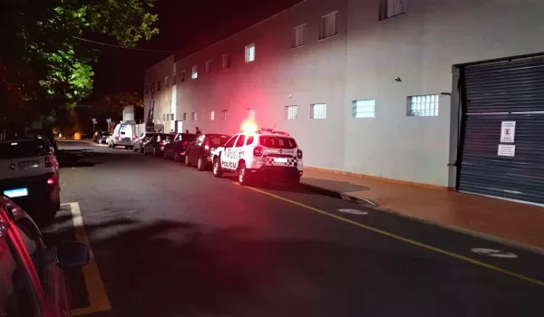Homem é preso por agredir companheira de 53 anos em São Pedro do Turvo; vítima foi internada em Ourinhos