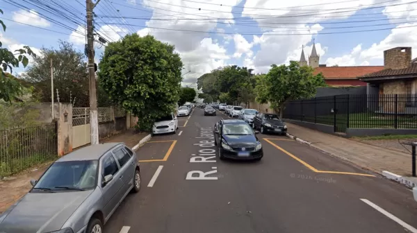 Idosa é surpreendida por homem armado dentro de casa no centro de Ourinhos