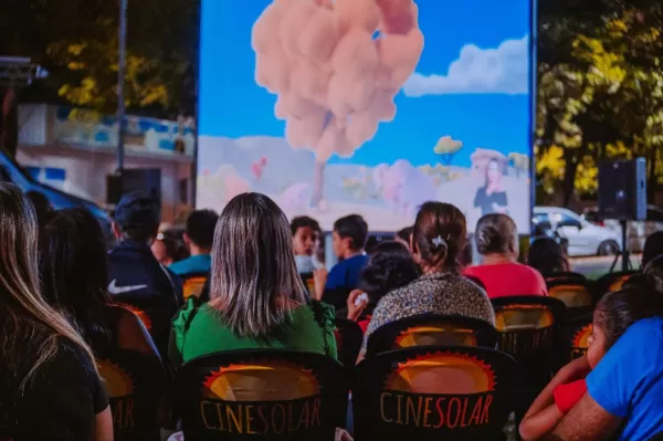 CineSolar chega a Ourinhos com cinema ao ar livre, pipoca e atrações gratuitas