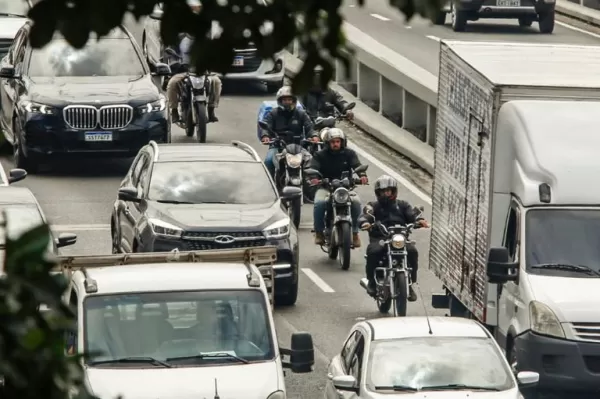 MPF defende isenção a todos os motociclistas que passam pelo Free Flow na Dutra em São Paulo