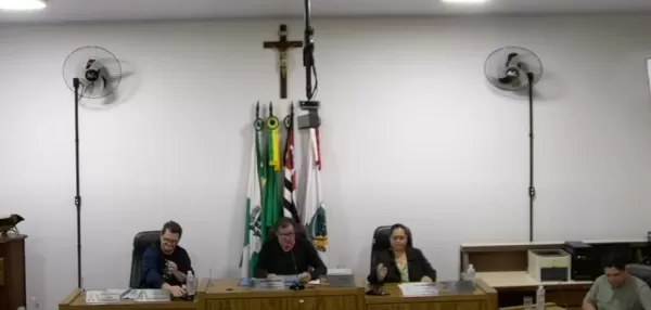 Projeto de Lei que permite terceirização de serviços públicos gera polêmica em Canitar 