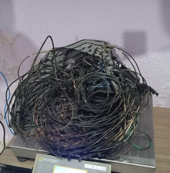 Casal é preso em flagrante por furto de fios de energia elétrica na Vila Brasil, em Ourinhos