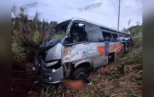 Veja quem são as vítimas de capotamento de micro-ônibus em rodovia de Itapetininga