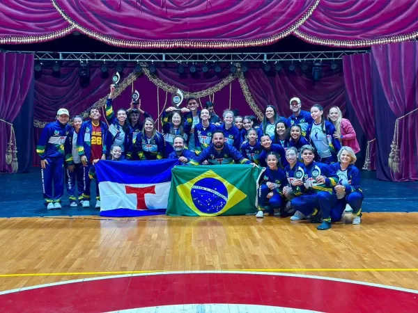 São Pedro do Turvo conquista quatro primeiros lugares e título de Melhor Escola em Festival de Danças do Mercosul