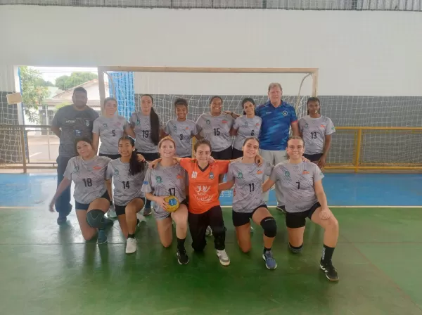 Ourinhos conquista título regional no handebol feminino e garante vaga na final estadual
