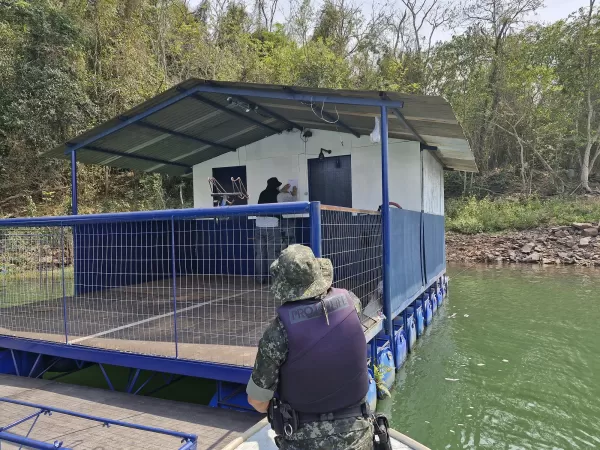 Operação busca identificar e desmobilizar construções irregulares no rio Paranapanema